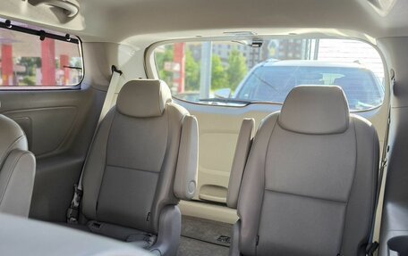 KIA Carnival III, 2018 год, 2 900 000 рублей, 13 фотография