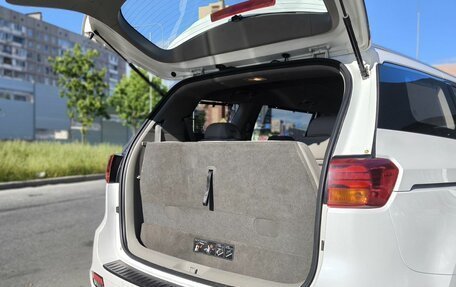 KIA Carnival III, 2018 год, 2 900 000 рублей, 9 фотография