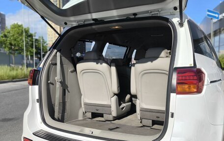 KIA Carnival III, 2018 год, 2 900 000 рублей, 10 фотография