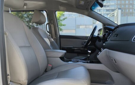 KIA Carnival III, 2018 год, 2 900 000 рублей, 18 фотография