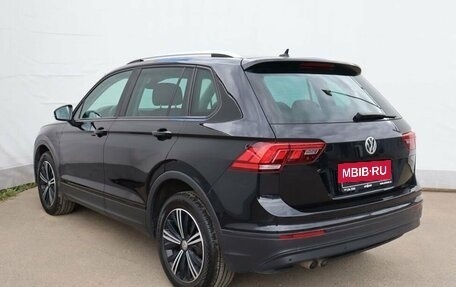 Volkswagen Tiguan II, 2018 год, 2 625 000 рублей, 6 фотография