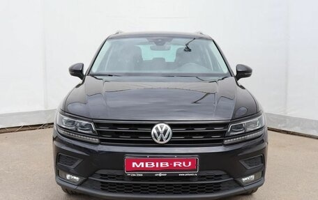 Volkswagen Tiguan II, 2018 год, 2 625 000 рублей, 2 фотография