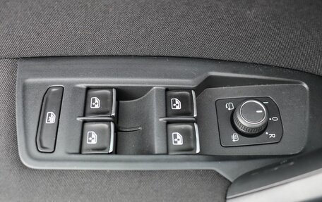 Volkswagen Tiguan II, 2018 год, 2 625 000 рублей, 11 фотография