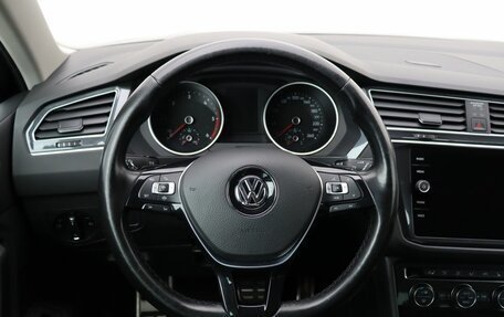 Volkswagen Tiguan II, 2018 год, 2 625 000 рублей, 14 фотография
