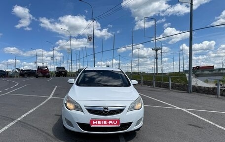 Opel Astra J, 2011 год, 370 000 рублей, 1 фотография