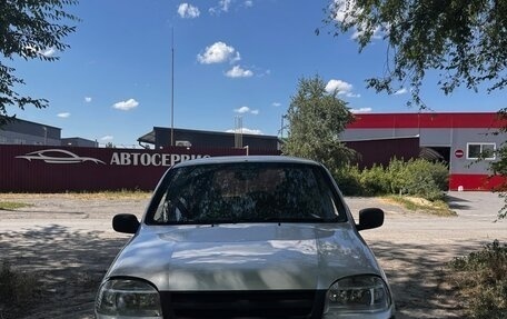 Chevrolet Niva I рестайлинг, 2004 год, 325 000 рублей, 1 фотография
