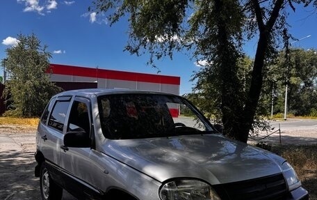 Chevrolet Niva I рестайлинг, 2004 год, 325 000 рублей, 2 фотография
