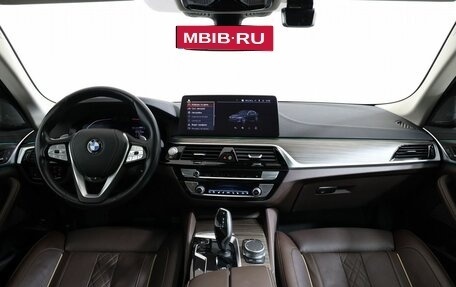 BMW 5 серия, 2020 год, 4 890 000 рублей, 15 фотография