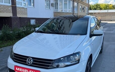 Volkswagen Polo VI (EU Market), 2015 год, 890 000 рублей, 1 фотография