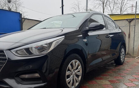 Hyundai Solaris II рестайлинг, 2017 год, 1 175 000 рублей, 4 фотография