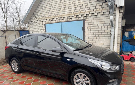 Hyundai Solaris II рестайлинг, 2017 год, 1 175 000 рублей, 5 фотография