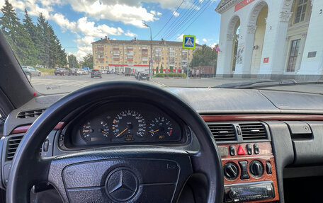 Mercedes-Benz E-Класс, 1995 год, 280 000 рублей, 12 фотография