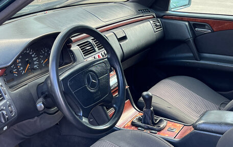 Mercedes-Benz E-Класс, 1995 год, 280 000 рублей, 11 фотография