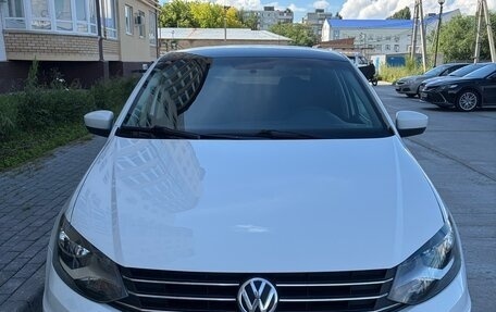 Volkswagen Polo VI (EU Market), 2015 год, 890 000 рублей, 2 фотография