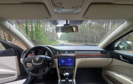 Skoda Superb III рестайлинг, 2009 год, 850 000 рублей, 17 фотография