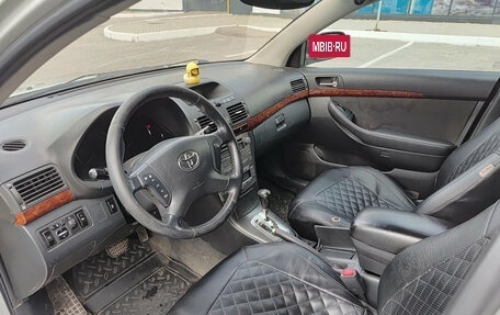 Toyota Avensis III рестайлинг, 2005 год, 810 000 рублей, 20 фотография