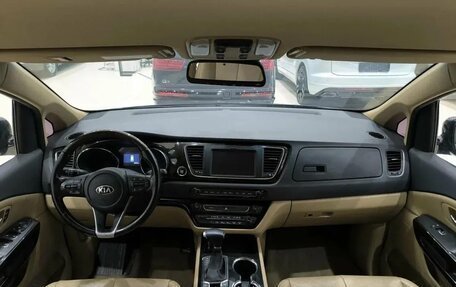 KIA Carnival III, 2020 год, 2 850 000 рублей, 10 фотография