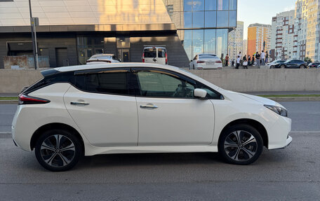 Nissan Leaf II, 2019 год, 2 500 000 рублей, 4 фотография