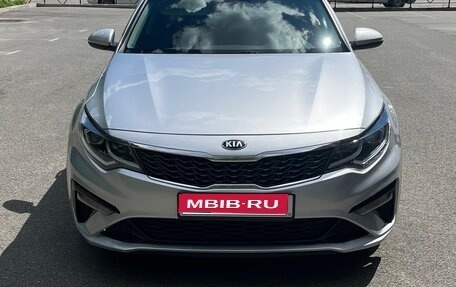 KIA Optima IV, 2018 год, 999 999 рублей, 1 фотография