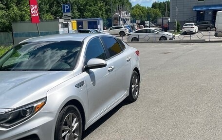 KIA Optima IV, 2018 год, 999 999 рублей, 2 фотография