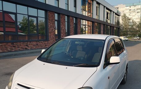 Toyota Ipsum II, 2001 год, 680 000 рублей, 2 фотография
