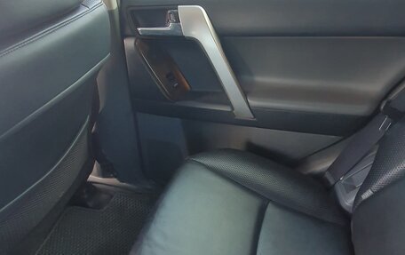 Toyota Land Cruiser Prado 150 рестайлинг 2, 2010 год, 2 350 000 рублей, 7 фотография