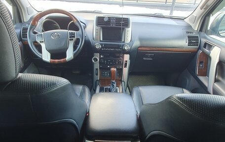 Toyota Land Cruiser Prado 150 рестайлинг 2, 2010 год, 2 350 000 рублей, 14 фотография