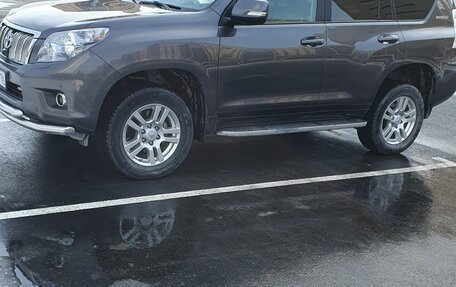 Toyota Land Cruiser Prado 150 рестайлинг 2, 2010 год, 2 350 000 рублей, 11 фотография