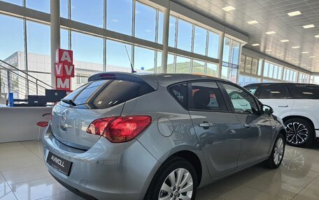 Opel Astra J, 2011 год, 995 000 рублей, 6 фотография