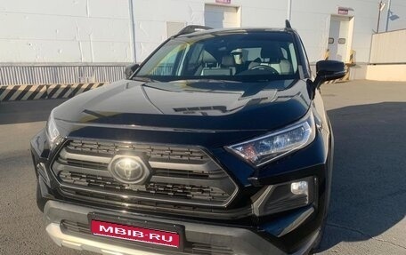 Toyota RAV4, 2019 год, 3 190 000 рублей, 1 фотография