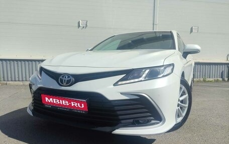 Toyota Camry, 2021 год, 1 949 000 рублей, 1 фотография
