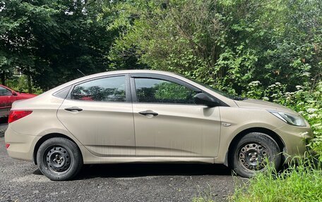 Hyundai Solaris II рестайлинг, 2013 год, 600 000 рублей, 2 фотография