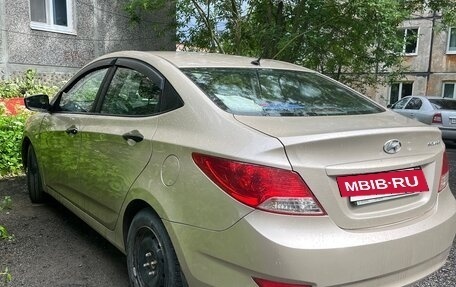 Hyundai Solaris II рестайлинг, 2013 год, 600 000 рублей, 3 фотография