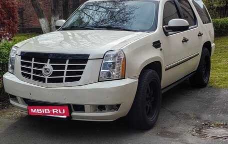 Cadillac Escalade III, 2008 год, 1 400 000 рублей, 2 фотография