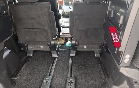Toyota Vellfire I, 2010 год, 2 000 000 рублей, 21 фотография