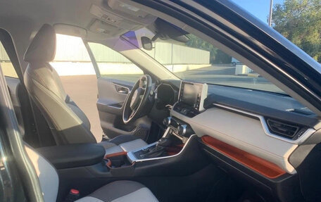 Toyota RAV4, 2019 год, 3 190 000 рублей, 3 фотография