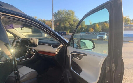 Toyota RAV4, 2019 год, 3 190 000 рублей, 8 фотография