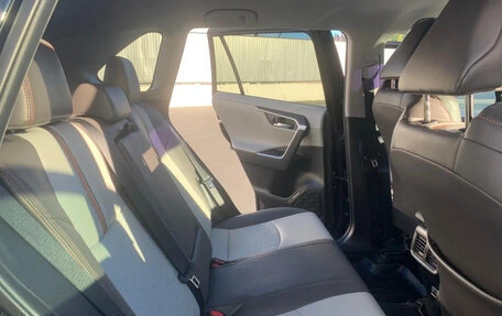 Toyota RAV4, 2019 год, 3 190 000 рублей, 9 фотография