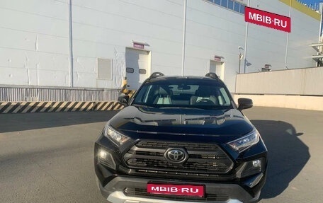 Toyota RAV4, 2019 год, 3 190 000 рублей, 2 фотография