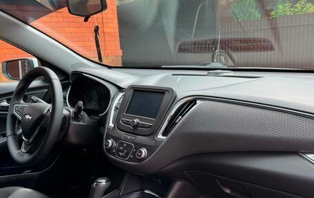 Chevrolet Malibu IX, 2018 год, 1 550 000 рублей, 22 фотография