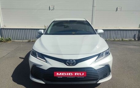 Toyota Camry, 2021 год, 1 949 000 рублей, 3 фотография