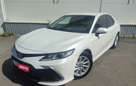 Toyota Camry, 2021 год, 1 949 000 рублей, 2 фотография