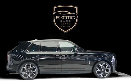 Rolls-Royce Cullinan, 2024 год, 45 190 000 рублей, 4 фотография