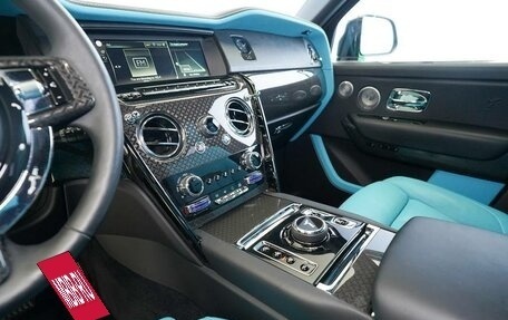 Rolls-Royce Cullinan, 2024 год, 45 190 000 рублей, 7 фотография