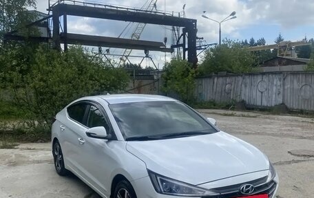 Hyundai Elantra VI рестайлинг, 2019 год, 1 720 000 рублей, 3 фотография