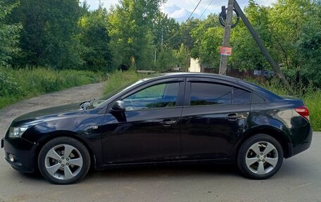 Chevrolet Cruze II, 2010 год, 630 000 рублей, 2 фотография
