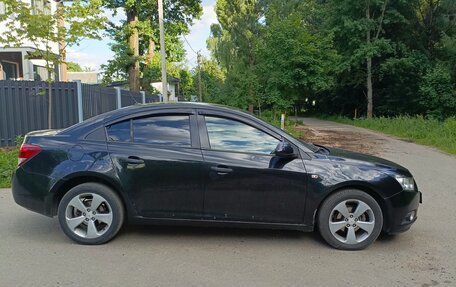 Chevrolet Cruze II, 2010 год, 630 000 рублей, 3 фотография