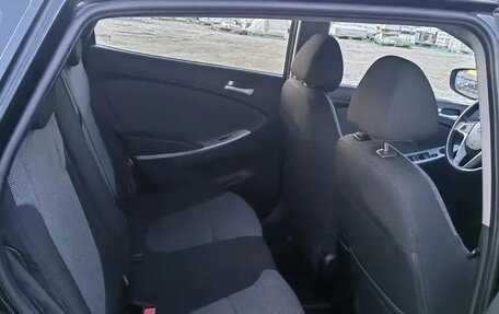 Hyundai Solaris II рестайлинг, 2011 год, 750 000 рублей, 8 фотография
