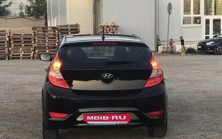 Hyundai Solaris II рестайлинг, 2011 год, 750 000 рублей, 5 фотография