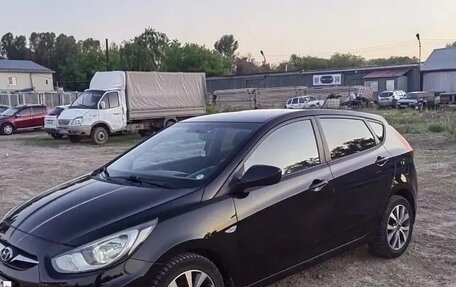 Hyundai Solaris II рестайлинг, 2011 год, 750 000 рублей, 2 фотография